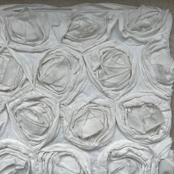 West Elm White Flower 20 x 20 Pillow Cover - Pillow 1 of 2 - Picture 8 of 10